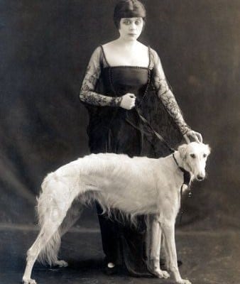 Theda Bara con suo Levriero - 1916